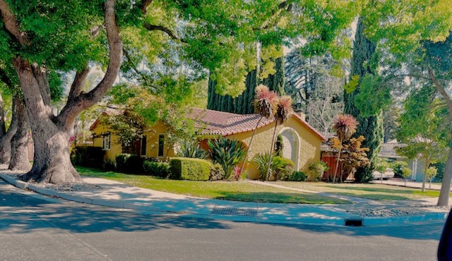1002 Hazelwood Avenue